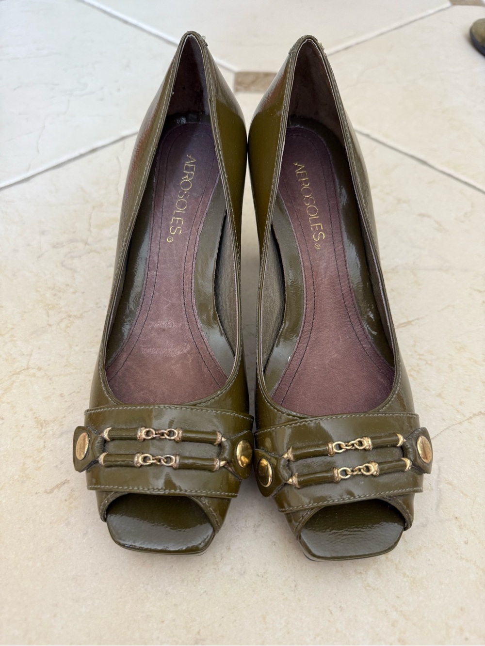 AEROSOLES Olive Patent Peep-Toe Pumps with Gold Accents (NWOT)